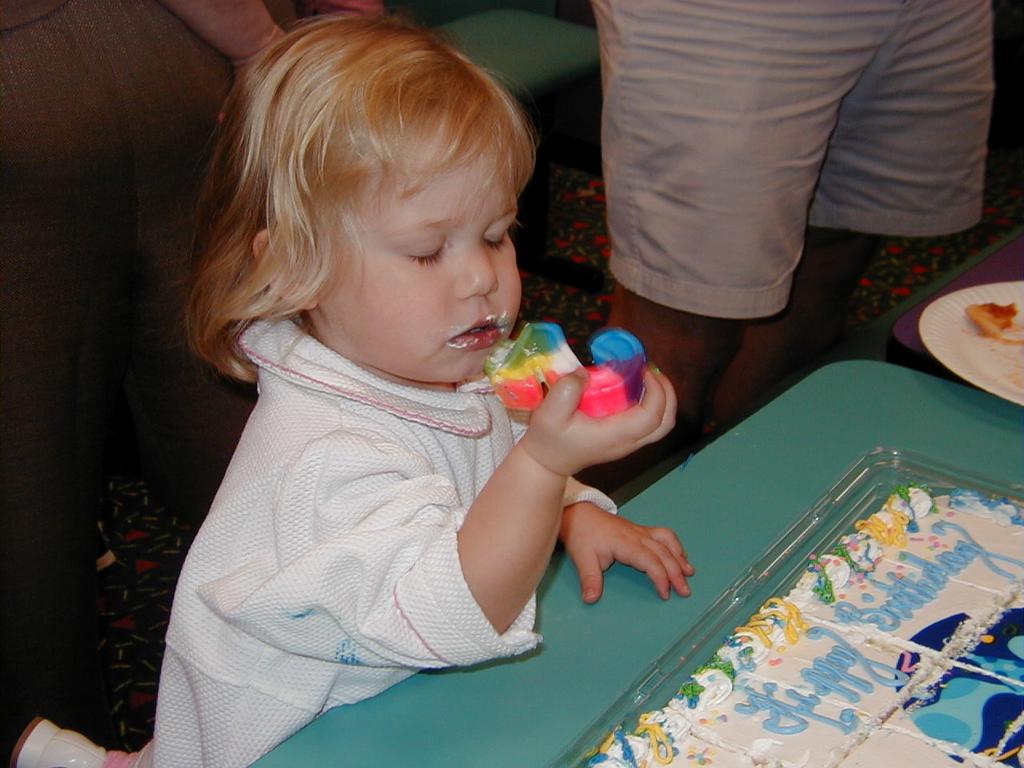 camera/1999/11(November)/11_21_Brittney's_2nd_Birthday_Party/1024x768_038-Eating_Cake-02.JPG