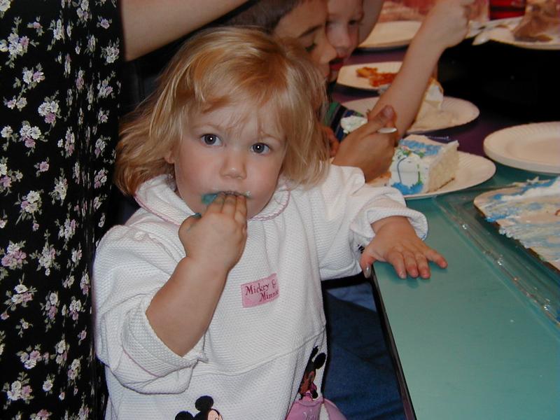 camera/1999/11(November)/11_21_Brittney's_2nd_Birthday_Party/800x600_040-Eating_Cake-04.JPG