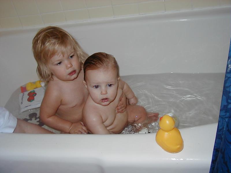 camera/1999/11(November)/Miscellaneous/800x600_Bathtime-1.JPG