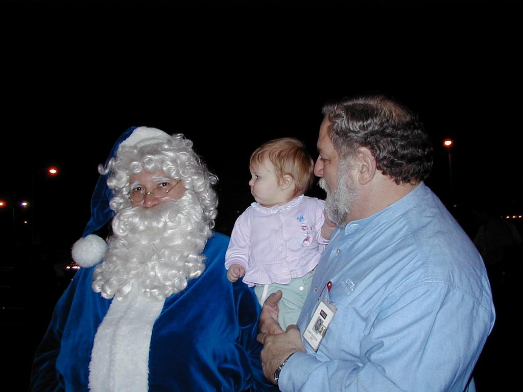 camera/1999/12(December)/12_02_Dell_Gingerbread_House/1024x768_PC020020.JPG
