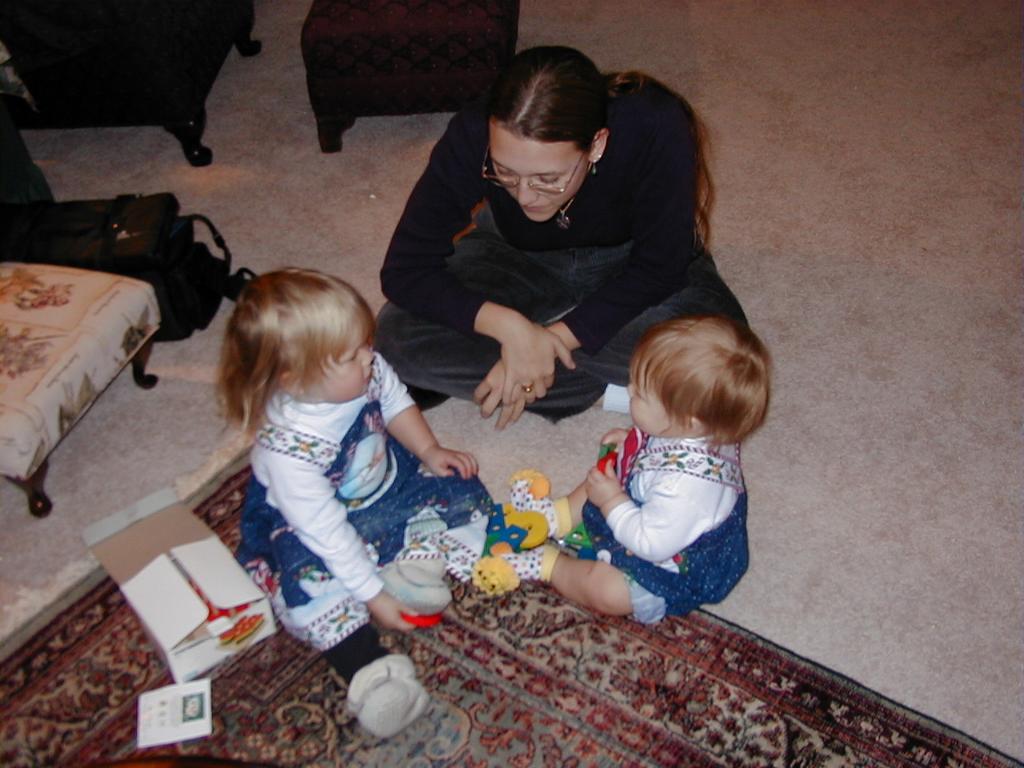 camera/1999/12(December)/12_18_Early_Christmas/1024x768_EarlyChristmas-17.JPG