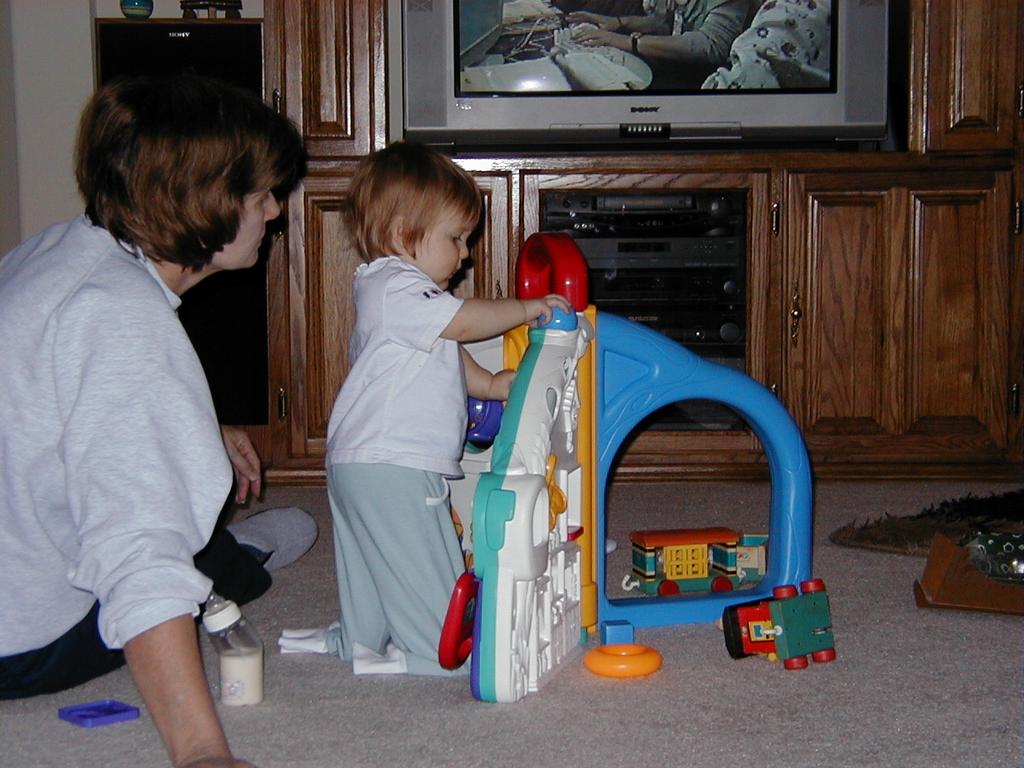 camera/1999/12(December)/12_18_Early_Christmas/1024x768_EarlyChristmas-29.JPG