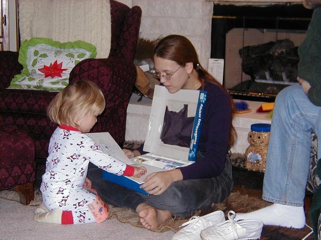 camera/1999/12(December)/12_18_Early_Christmas/640x480_EarlyChristmas-25.JPG