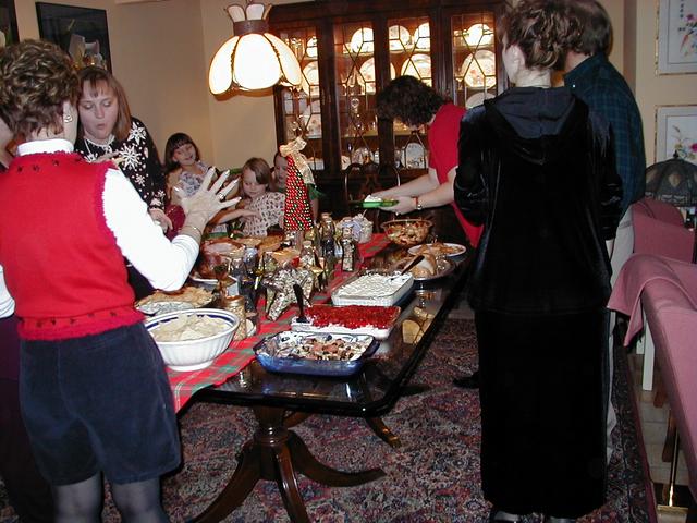 camera/1999/12(December)/12_24_Beyer_Christmas/640x480_BeyerXmas-05.JPG