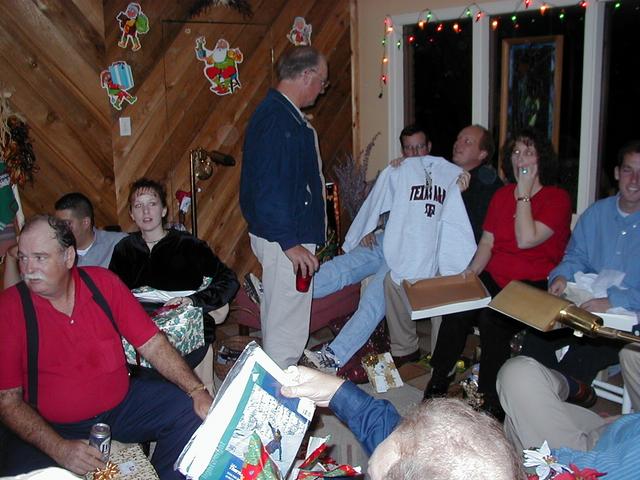 camera/1999/12(December)/12_24_Beyer_Christmas/640x480_BeyerXmas-25.JPG