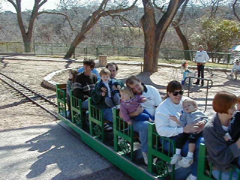 camera/2000/02(February)/02_05_Zilker_Park/800x600_P2050009.JPG