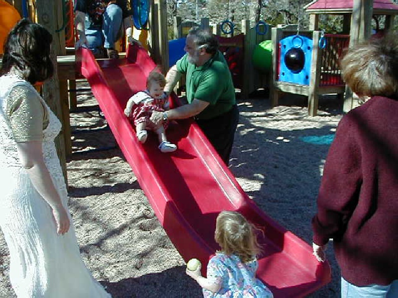 camera/2000/02(February)/02_27_Grampy_Birthday/800x600_P2270031.JPG