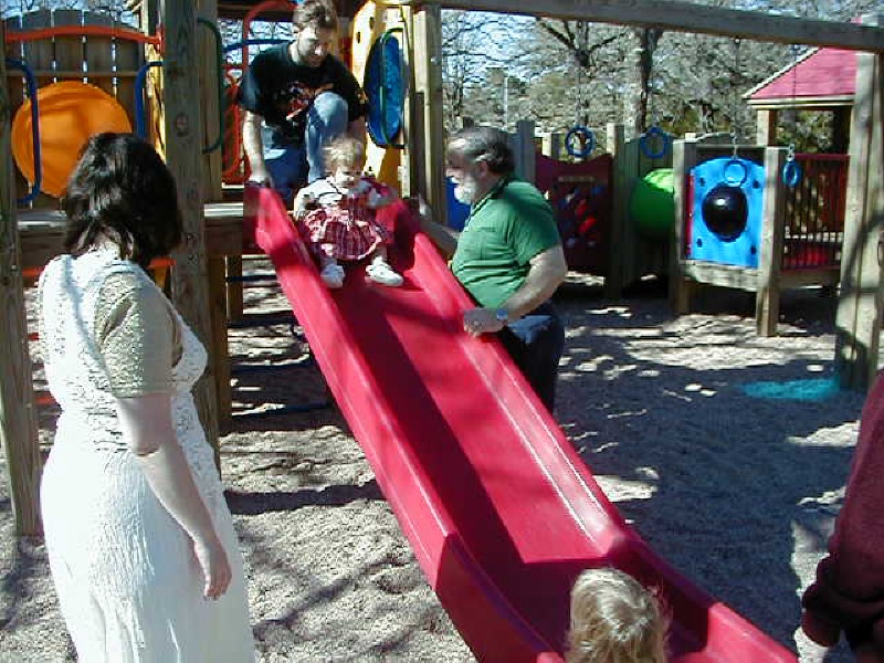 camera/2000/02(February)/02_27_Grampy_Birthday/800x600_P2270032.JPG