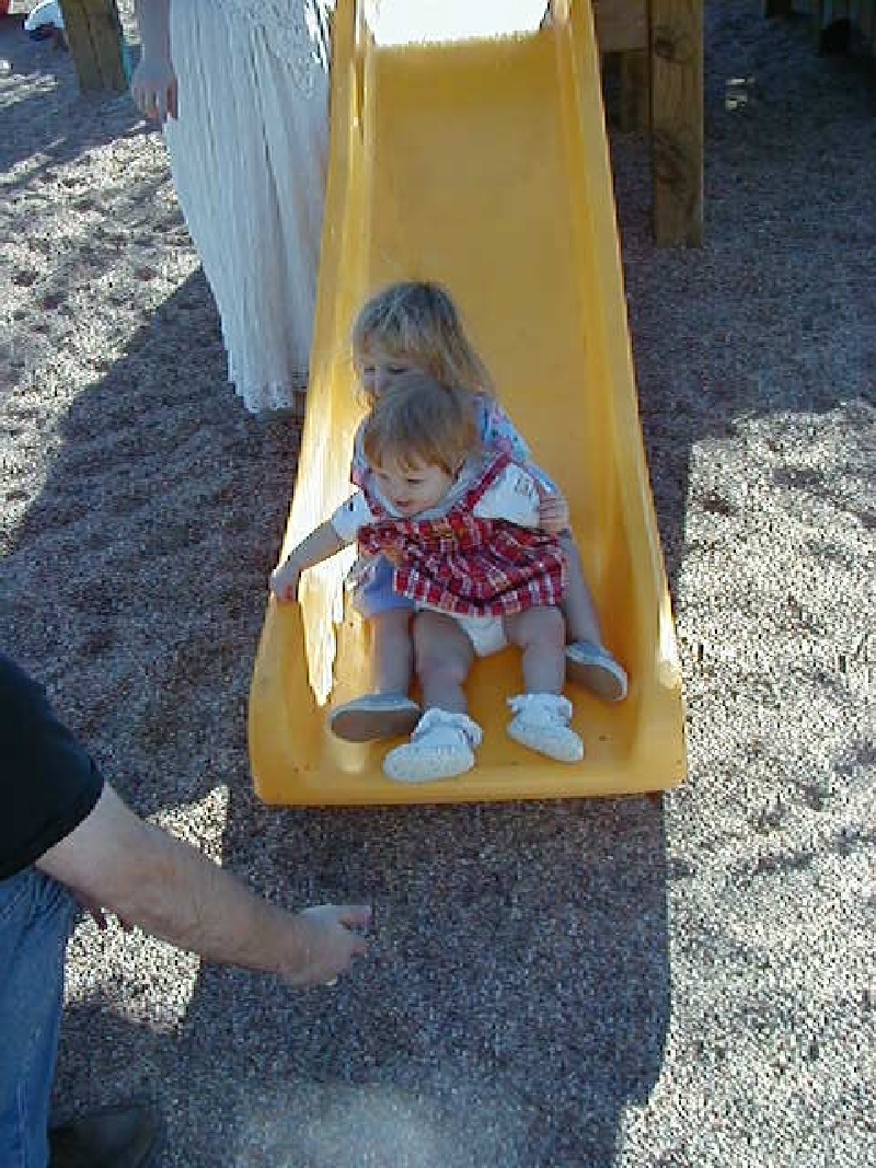 camera/2000/02(February)/02_27_Grampy_Birthday/800x600_P2270047.JPG