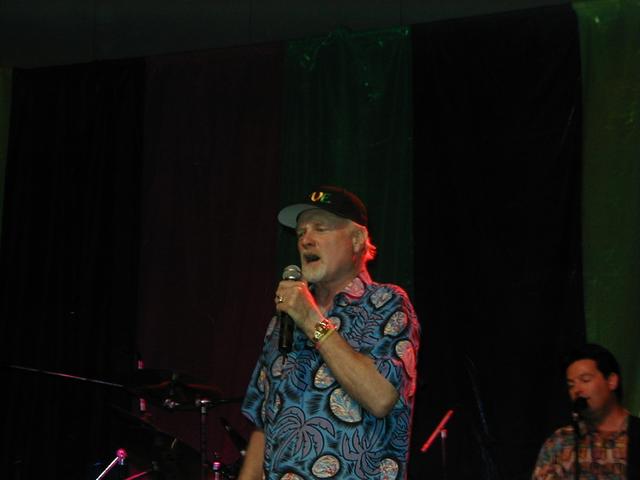 camera/2000/03(March)/PuertoRico/BeachBoys/640x480_BeachBoys-16.JPG