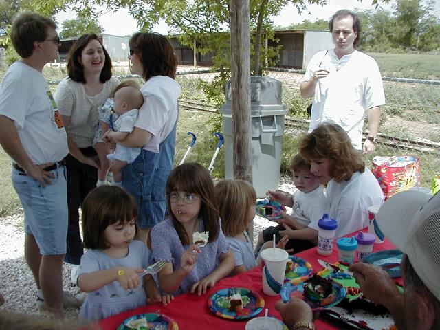McKenzie-bday-07.JPG