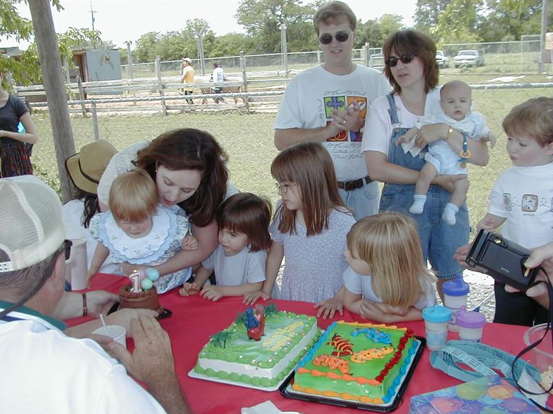 McKenzie-bday-04.JPG