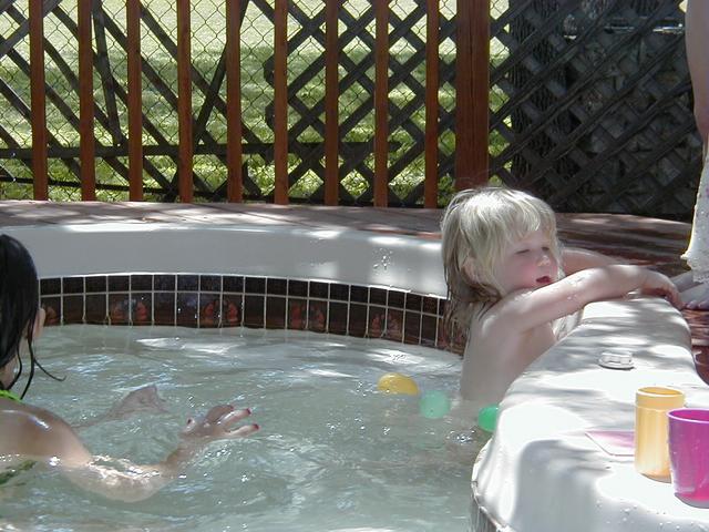 camera/2000/04(April)/04_23_Easter_Sunday/HotTub-1.JPG