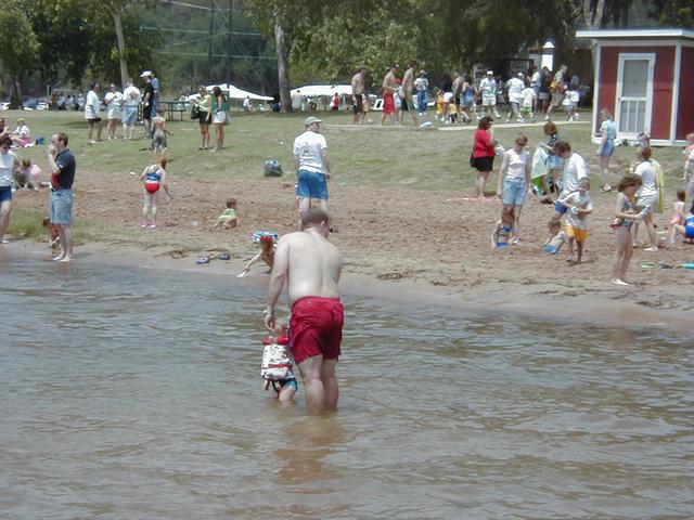 camera/2000/05(May)/05_06_Tivoli_Family_Picnic/640x480_P5060006.JPG