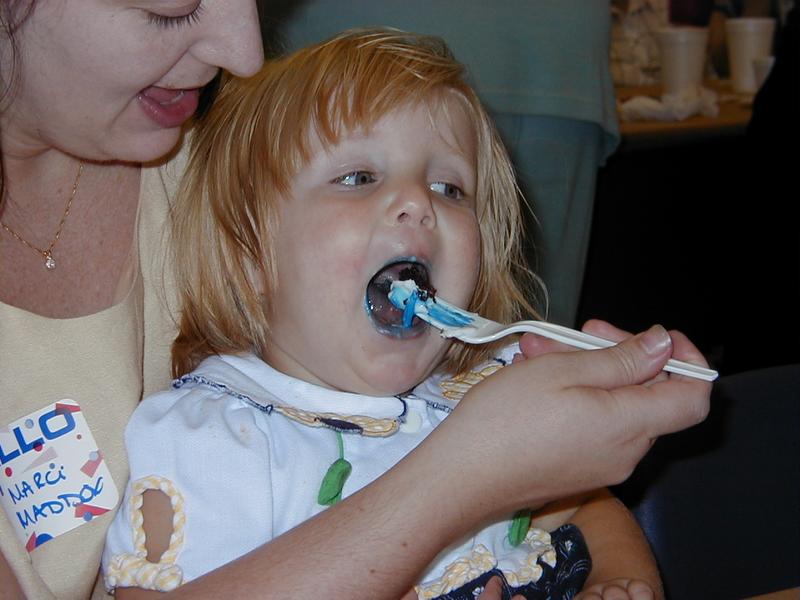 camera/2000/08(August)/08_13_Church_Pot_Luck/800x600_P8130023.JPG