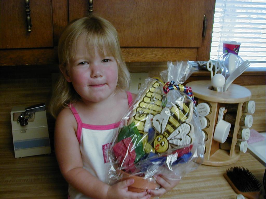 camera/2000/08(August)/Miscellaneous/Cookie_Bouquet-1.JPG
