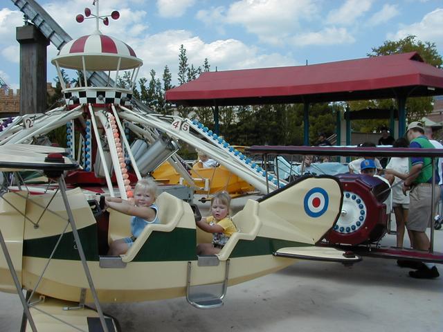 camera/2000/09(September)/09_23_Fiesta_Texas/640x480_P9230023.JPG