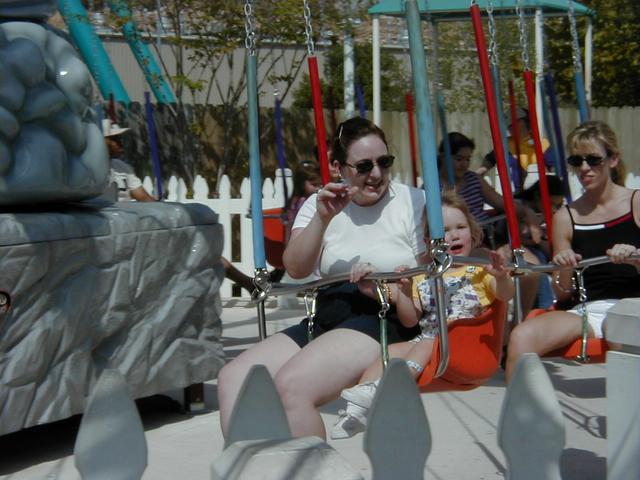 camera/2000/09(September)/09_23_Fiesta_Texas/640x480_P9230046.JPG