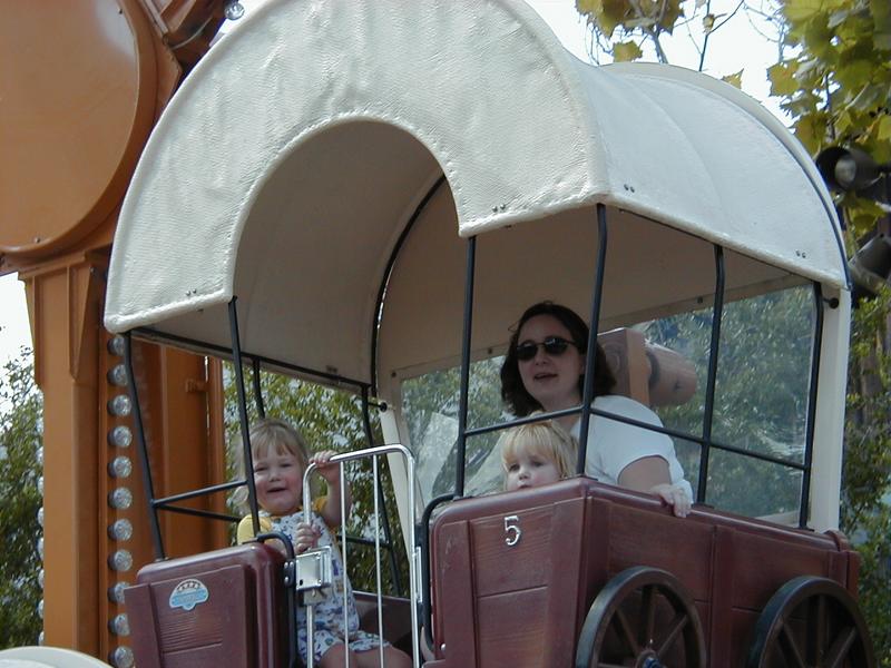 camera/2000/09(September)/09_23_Fiesta_Texas/800x600_P9230008.JPG