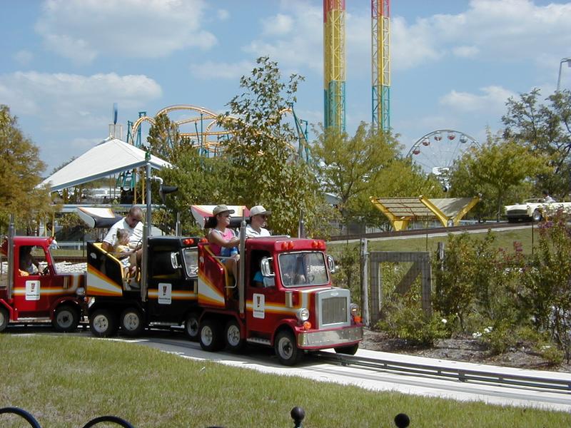 camera/2000/09(September)/09_23_Fiesta_Texas/800x600_P9230021.JPG