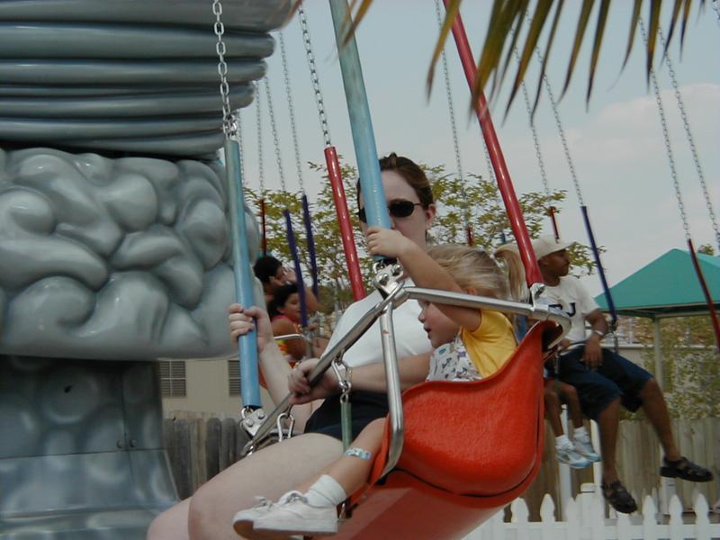 camera/2000/09(September)/09_23_Fiesta_Texas/800x600_P9230040.JPG