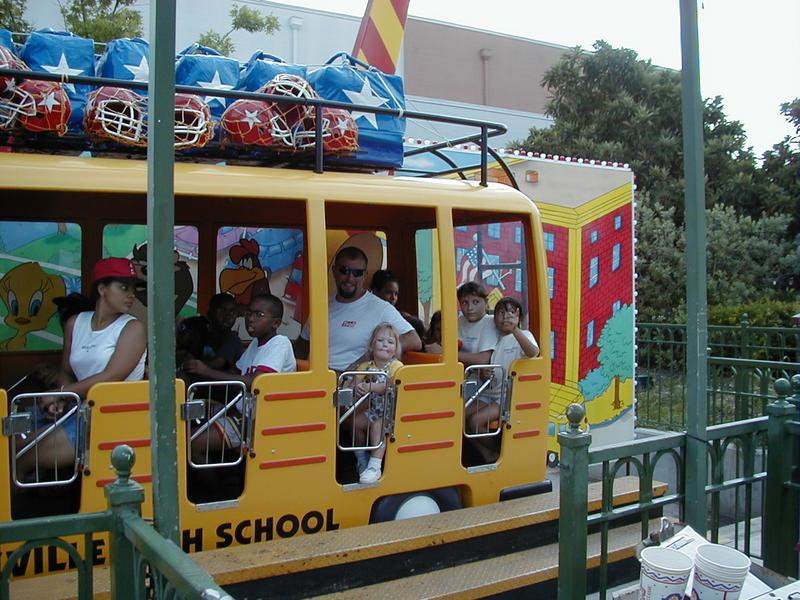 camera/2000/09(September)/09_23_Fiesta_Texas/800x600_P9230052.JPG