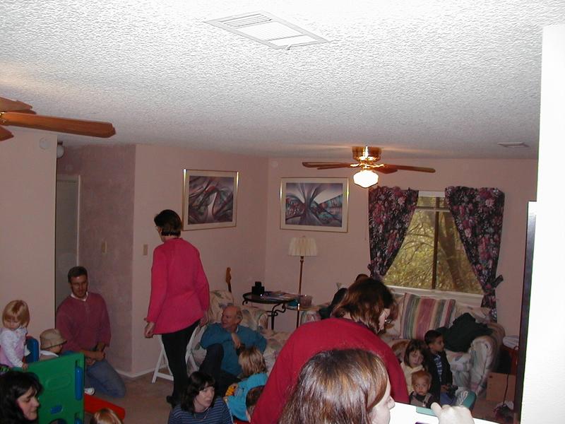camera/2000/11(November)/11_18_Brittney_3rd_Bday/800x600_PB180014.JPG
