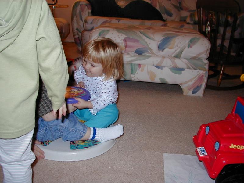 camera/2000/11(November)/11_25_Christopher_and_Noah_visit/PB250004.JPG
