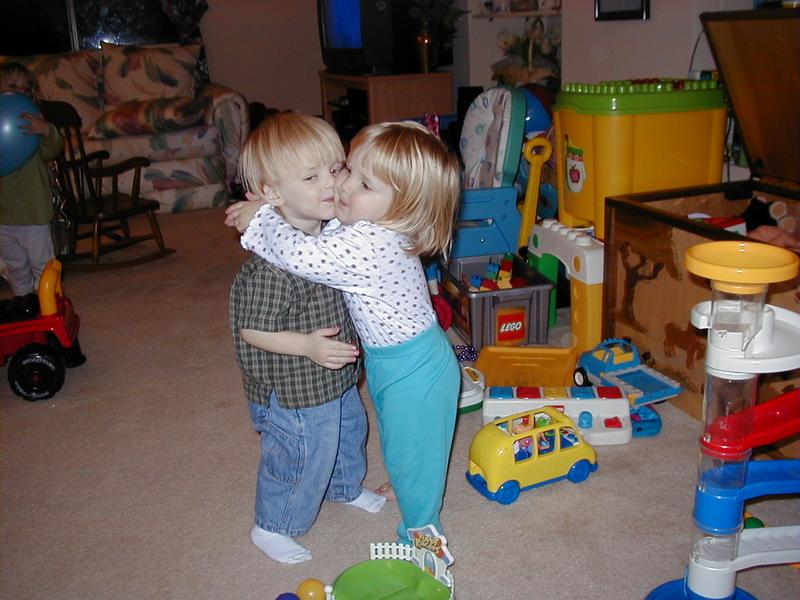 camera/2000/11(November)/11_25_Christopher_and_Noah_visit/800x600_PB250007.JPG