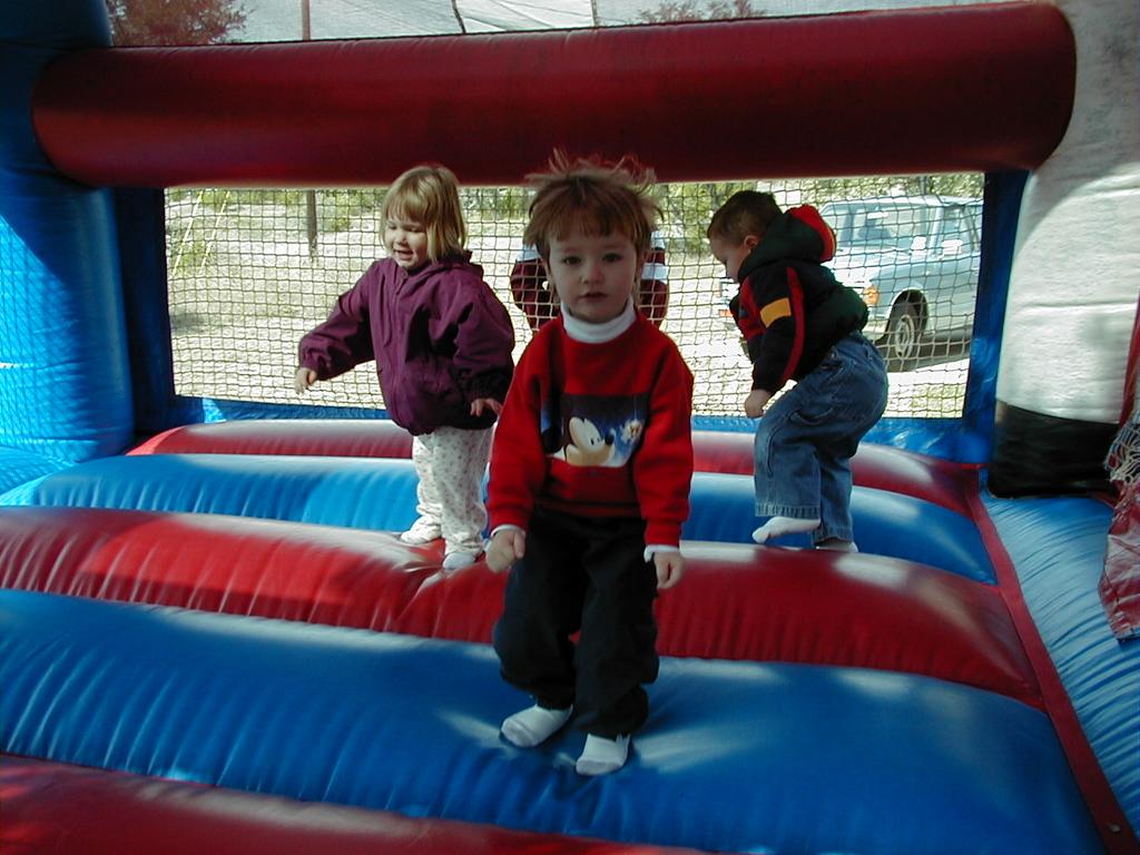 camera/2000/12(December)/12_02_Aaron_3rd_Birthday_Party/PC020001.JPG