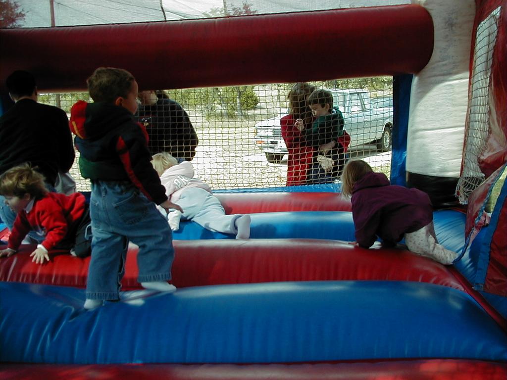 camera/2000/12(December)/12_02_Aaron_3rd_Birthday_Party/1024x768_PC020009.JPG