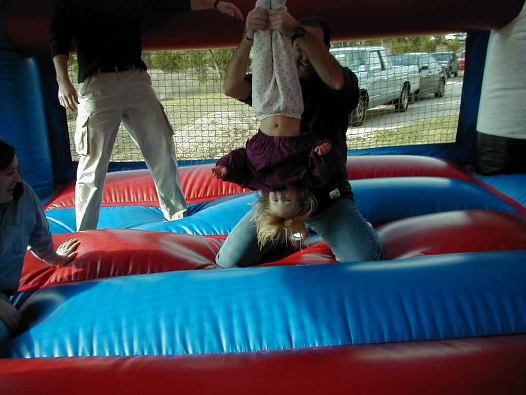 camera/2000/12(December)/12_02_Aaron_3rd_Birthday_Party/1024x768_PC020035.JPG