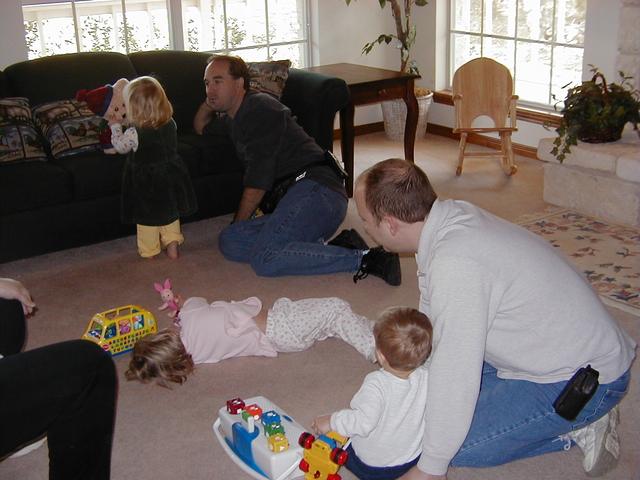camera/2000/12(December)/12_02_Aaron_3rd_Birthday_Party/640x480_PC020020.JPG