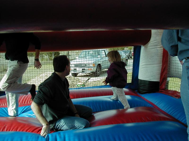 camera/2000/12(December)/12_02_Aaron_3rd_Birthday_Party/800x600_PC020034.JPG