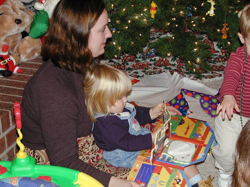 camera/2000/12(December)/12_10_Friends_Christmas_Exchange/800x600_PC100088.JPG
