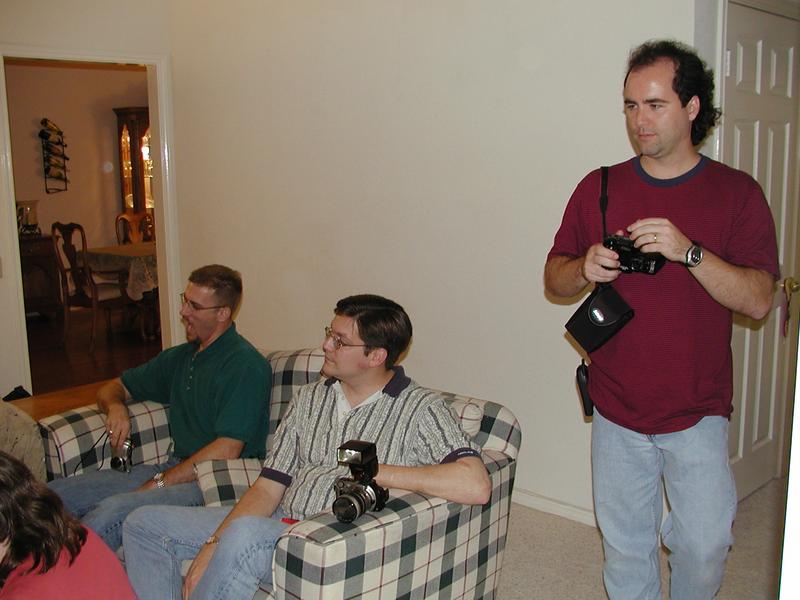 camera/2000/12(December)/12_10_Friends_Christmas_Exchange/800x600_PC100090.JPG