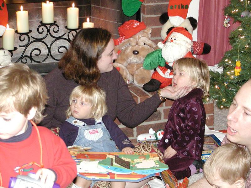 camera/2000/12(December)/12_10_Friends_Christmas_Exchange/800x600_PC100093.JPG