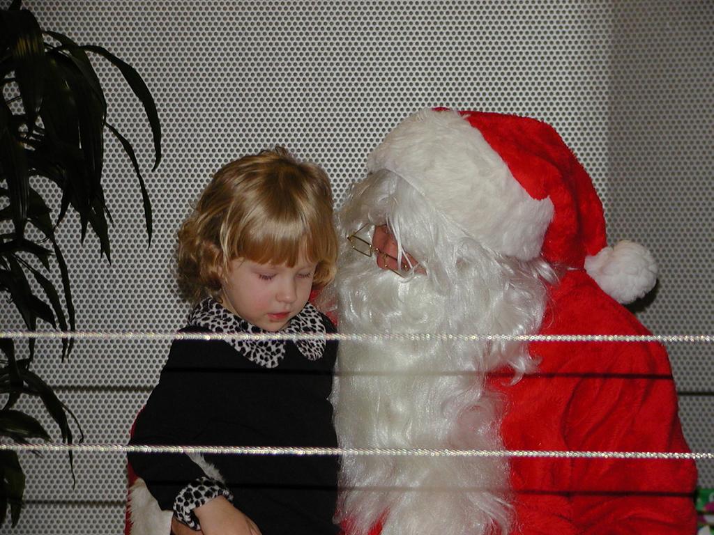 camera/2000/12(December)/12_13_Hire.com_Christmas_Party/1024x768_PC130053.JPG