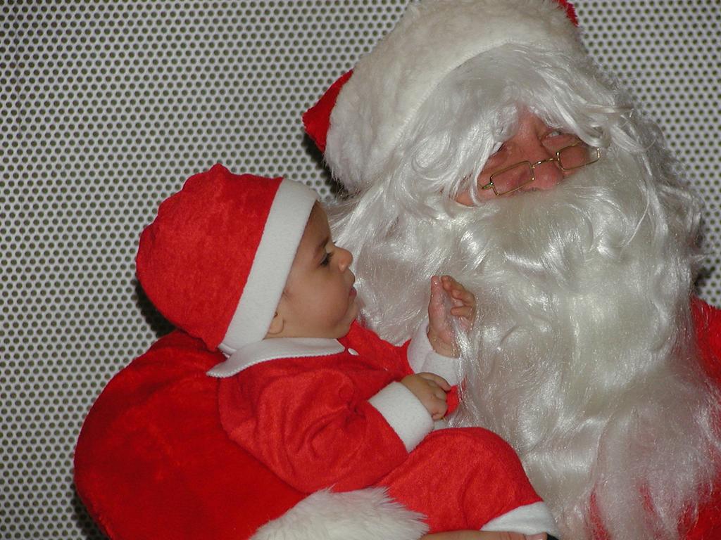 camera/2000/12(December)/12_13_Hire.com_Christmas_Party/1024x768_PC130067.JPG