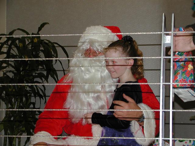 camera/2000/12(December)/12_13_Hire.com_Christmas_Party/640x480_PC130032.JPG