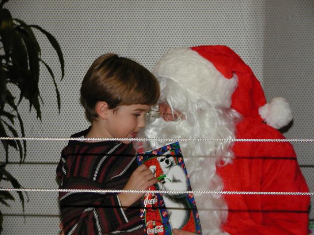 camera/2000/12(December)/12_13_Hire.com_Christmas_Party/640x480_PC130056.JPG