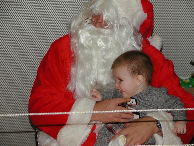 camera/2000/12(December)/12_13_Hire.com_Christmas_Party/640x480_PC130071.JPG