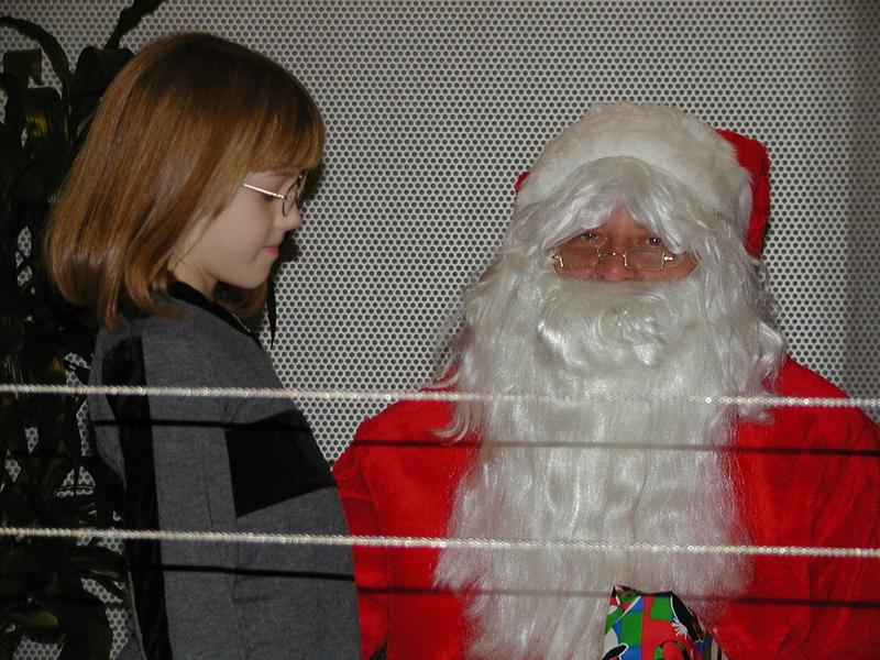 camera/2000/12(December)/12_13_Hire.com_Christmas_Party/800x600_PC130052.JPG