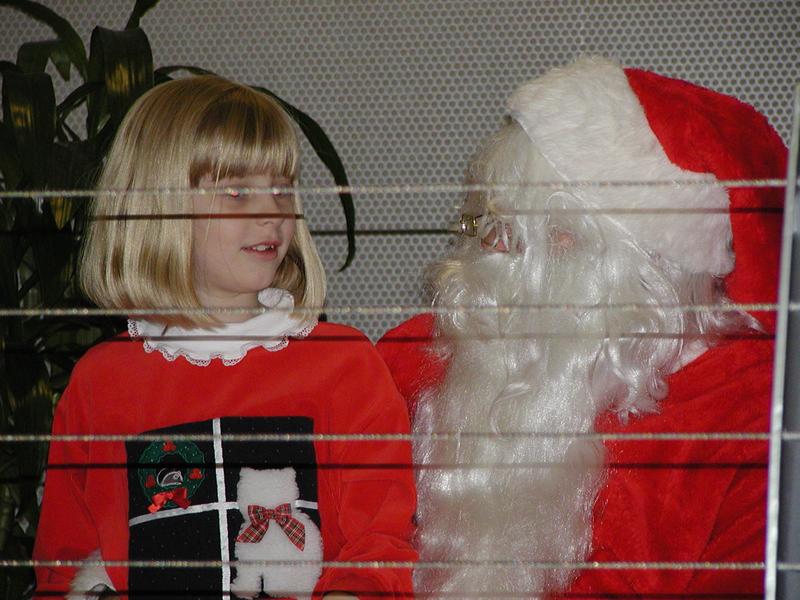 camera/2000/12(December)/12_13_Hire.com_Christmas_Party/800x600_PC130058.JPG