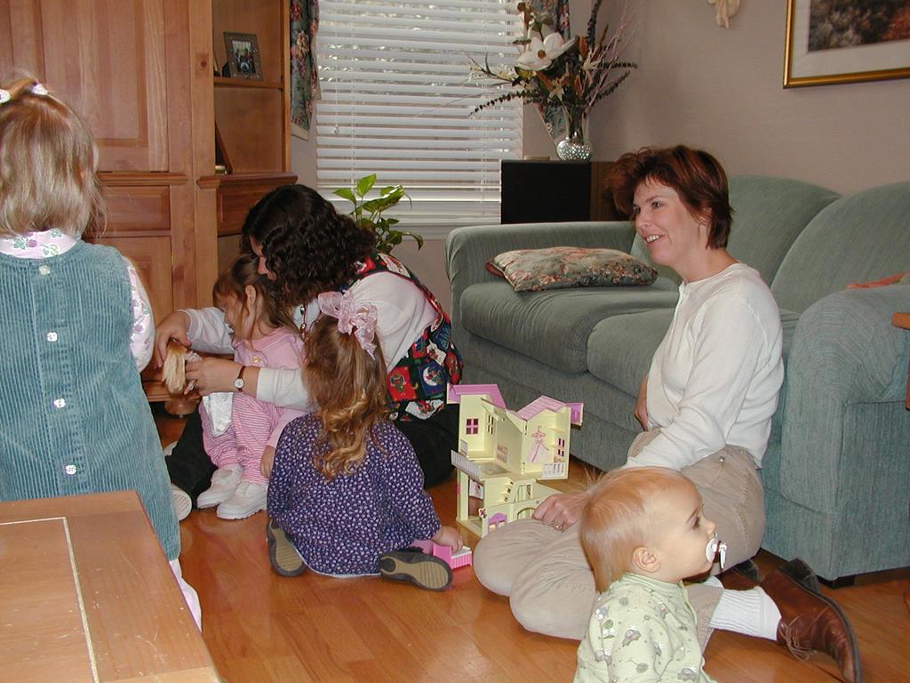 camera/2000/12(December)/12_16_Victoria's_3rd_Birthday_Party/1024x768_PC160016.JPG