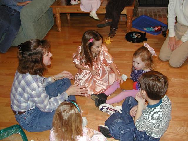 camera/2000/12(December)/12_16_Victoria's_3rd_Birthday_Party/640x480_PC160044.JPG