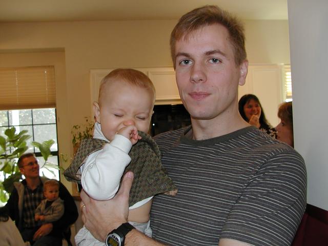 camera/2000/12(December)/12_16_Zen's_1st_Birthday_Party/640x480_PC160058.JPG