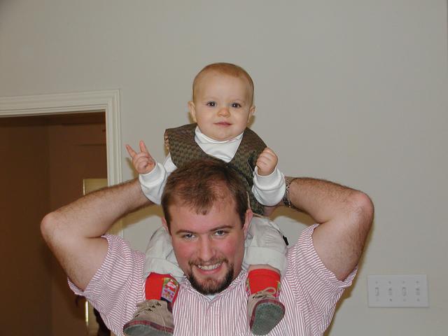 camera/2000/12(December)/12_16_Zen's_1st_Birthday_Party/640x480_PC160066.JPG