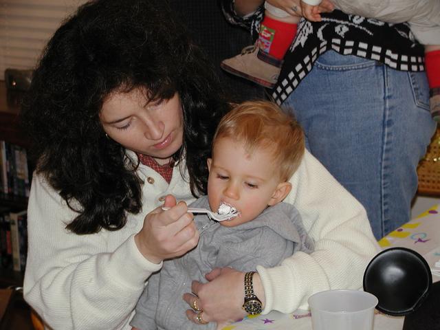 camera/2000/12(December)/12_16_Zen's_1st_Birthday_Party/640x480_PC160074.JPG