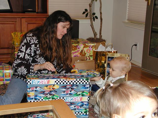 camera/2000/12(December)/12_16_Zen's_1st_Birthday_Party/640x480_PC160081.JPG